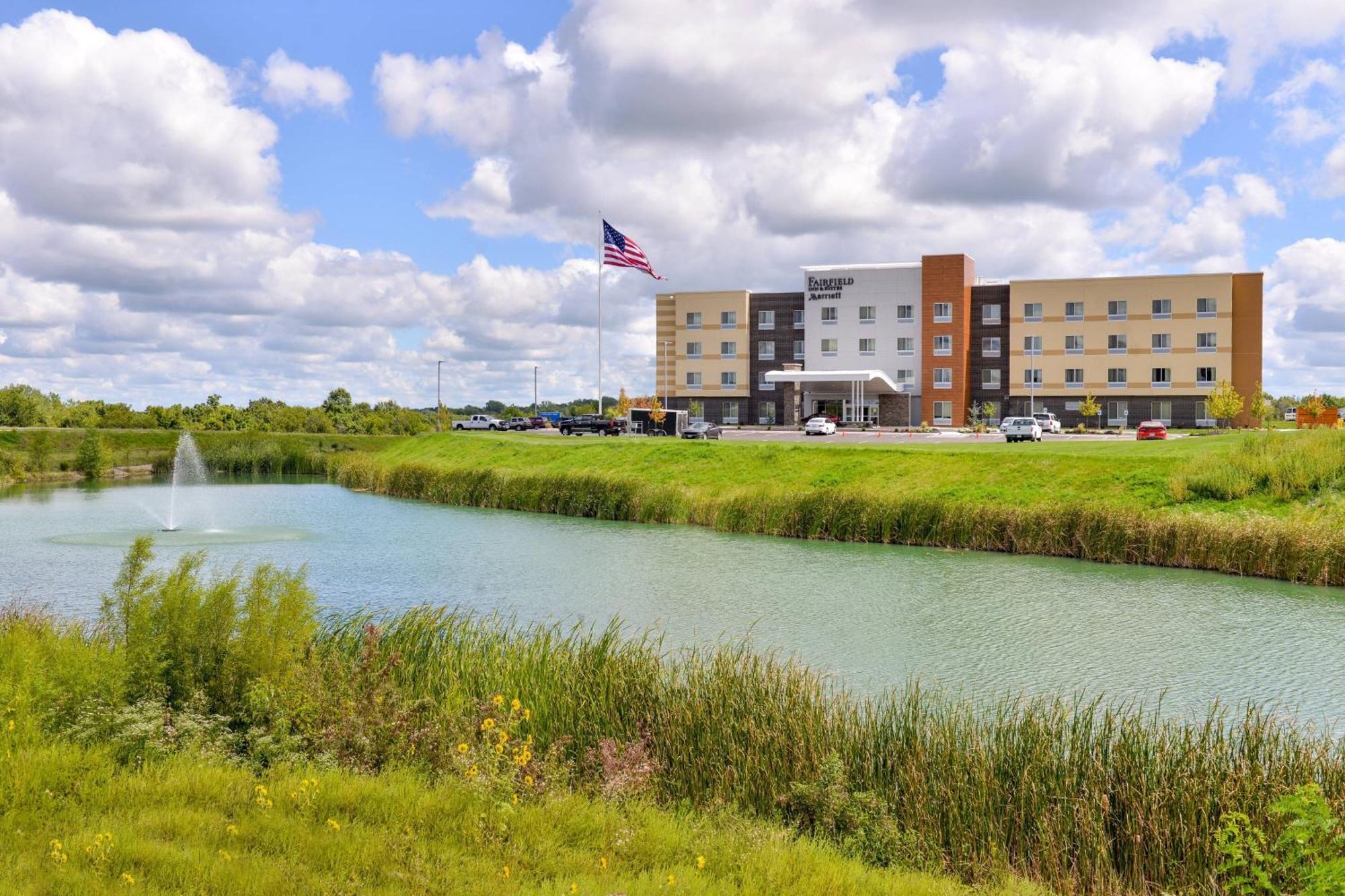 Fairfield Inn & Suites By Marriott Warrensburg Eksteriør bilde